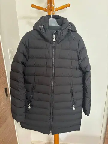 PYRENEX 블랙 다운 자켓 후드 부착