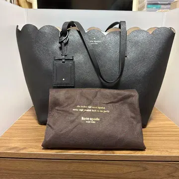 케이트 스페이드 스캘럽 엣지 토트백