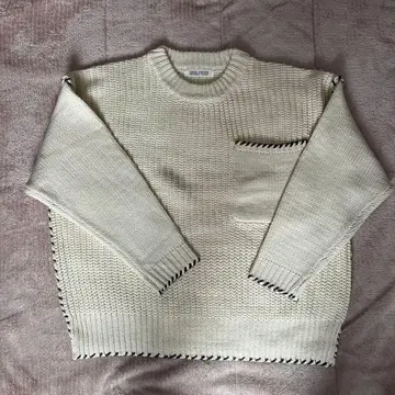 DOUBLE NAME 스웨터