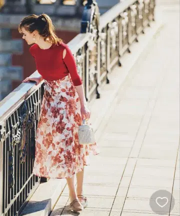 시착만 한 상품 노엘라 뷔스티에 절개 플라워 프린트 스커트 블루