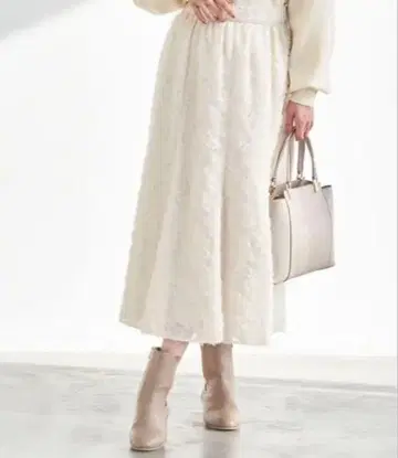 [세탁 가능] 페더 플라워 자카드 스커트 사이즈 3