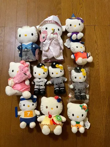 [ 가격 인하 ] 헬로키티 산리오 봉제 인형 13개 레트로 묶음 판매