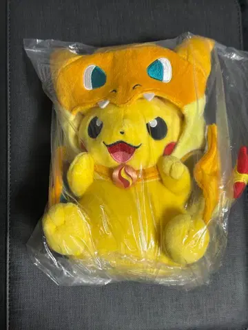 한정판 리자몽 판초 피카츄 봉제 인형