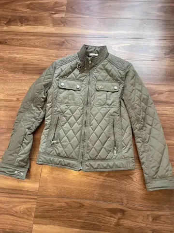 올리브 그린 퀼팅 자켓