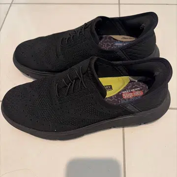 스케쳐스 블랙슬립인 26