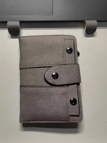 그레이 합성 피혁 접이식 지갑