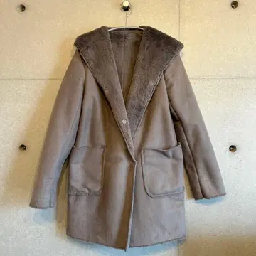 COMME CA ISM 그레이 후드 부착 무스탕 코트 7호