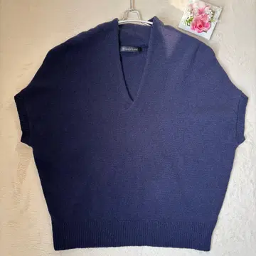 [새상품급] 미즈이로 인드 후디드 디자인 니트 베스트 네이비