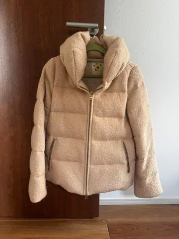 BEAMS 베이지 크림 보아 다운 자켓