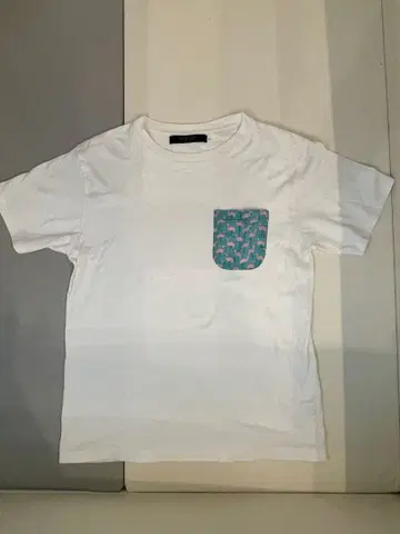 BEAVER 화이트 T셔츠 포켓 부착