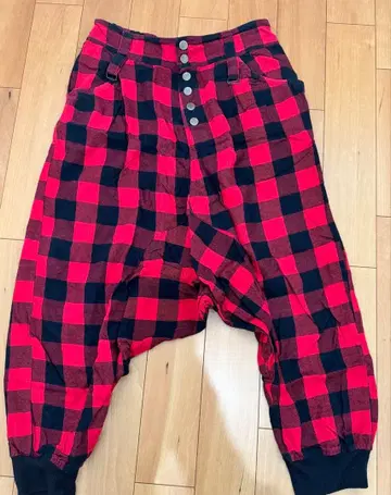 빨간색과 블랙 체크 무늬 사루엘 팬츠