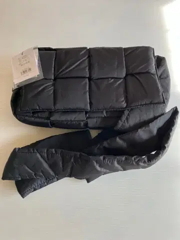 안티카 충전솜 숄더백 새상품