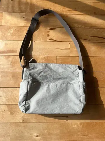 ear PAPILLONNER 수지 부품 트래블 숄더백