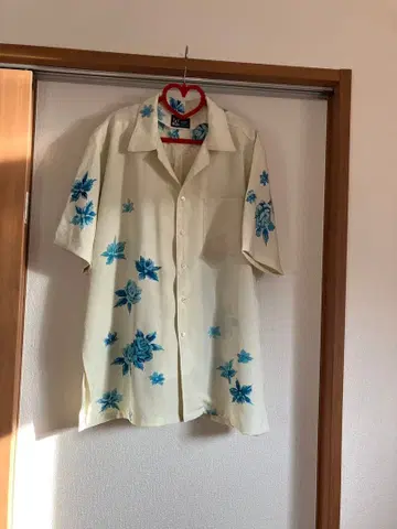 기모노 리메이크, 파란 꽃무늬 반팔 하와이안 셔츠
