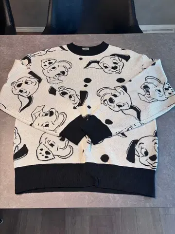 101마리 강아지 패턴 긴팔 니트 커플 세트 디즈니