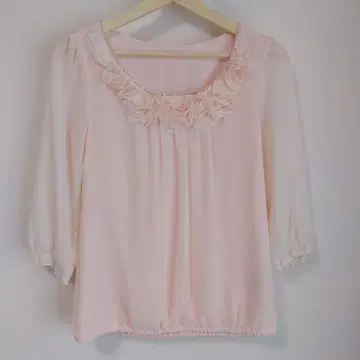 [ 미사용 새상품 ] 아푸와이저 리셰 7부 소매 블라우스 꽃 모티브 핑크