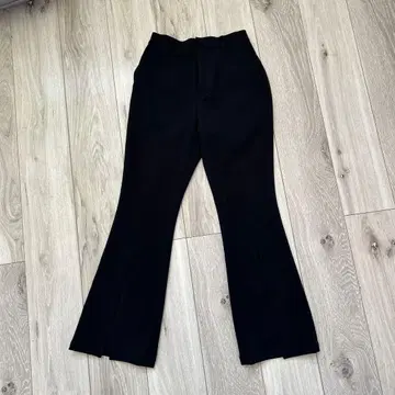 A+ TOKYO 블랙 플레어 팬츠 슬릿 포함