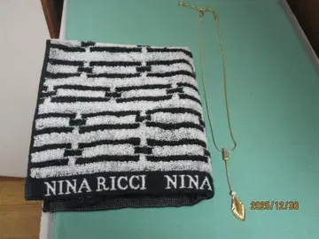 NINA RICCI 펜던트 목걸이 & 타월 손수건