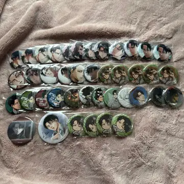 2번째 사진 있음 진격의 거인 캔뱃지 묶음 판매 리바이