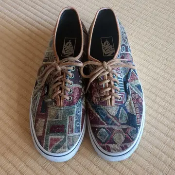 VANS 기하학 패턴 로우컷 스니커즈