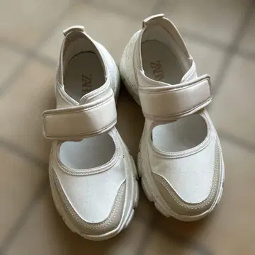 ZARA 벨크로 스니커즈 36 베이지 계열 통굽