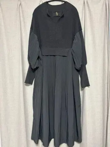 오즈모시스 절개 니트 플리츠 원피스 ONE 사이즈