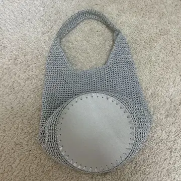 BEAUTY&YOUTH 메탈 코드 원 핸들 숄더백