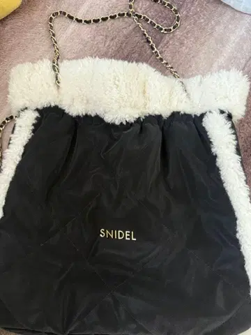 SNIDEL 나일론 퍼 토트백