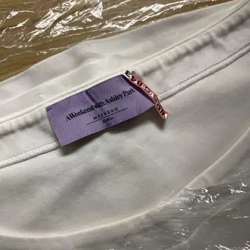 A Weekend with Ashley Park 반팔 티셔츠