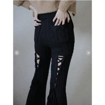 melt the lady 백 레이스업 니트 플레어 팬츠