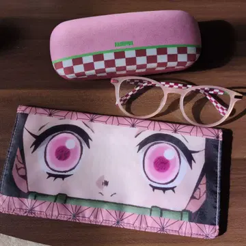 애니메이션 디자인 안경 케이스와 안경 세트