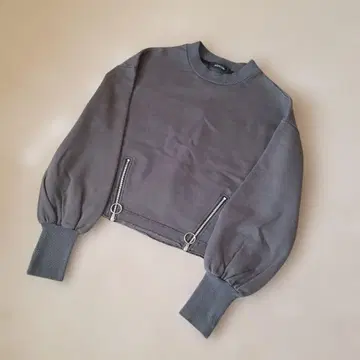 JUDDY CORN 그레이 크롭 맨투맨