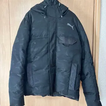 Puma 후드 부착 다운 자켓 블랙 카모 패턴