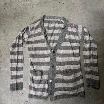 그레이 스트라이프 버튼 가디건 y2k archive