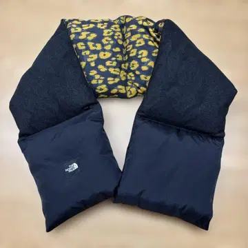 THE NORTH FACE 레오파드 무늬 머플러