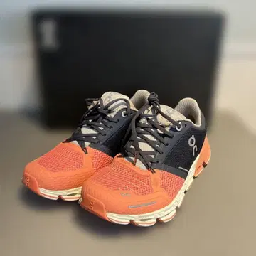 On Cloud 러닝화 오렌지/네이비 22cm 미사용 새상품
