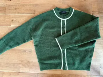 다크 그린 긴팔 니트 스웨터