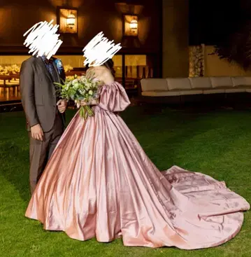 핑크 오프숄더 드레스