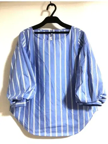 새상품 두클라쎄 DoCLASSE 볼륨 소매 블라우스 빅 사이즈 13