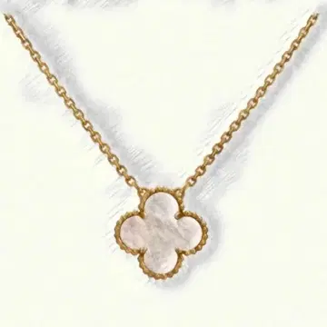 고품질 화이트 쉘 x 골드 금장 장식 클로버형 목걸이