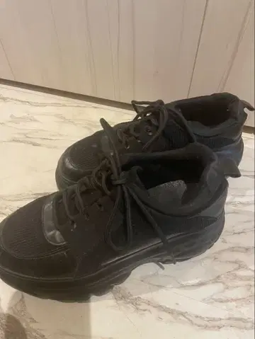 통굽 블랙스 스니커즈 y2k