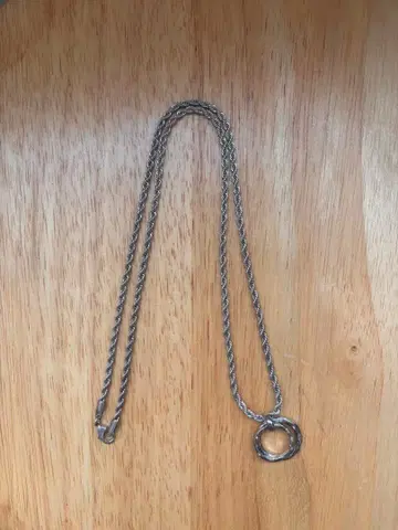 실버 트위스트 체인 목걸이