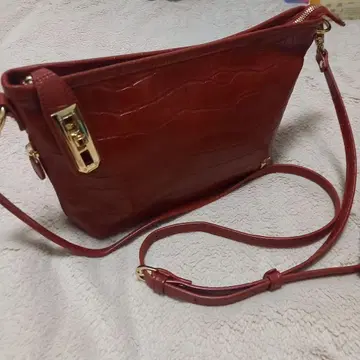 3회 사용 새상품급 천연 가죽 와인 레드 숄더 가죽