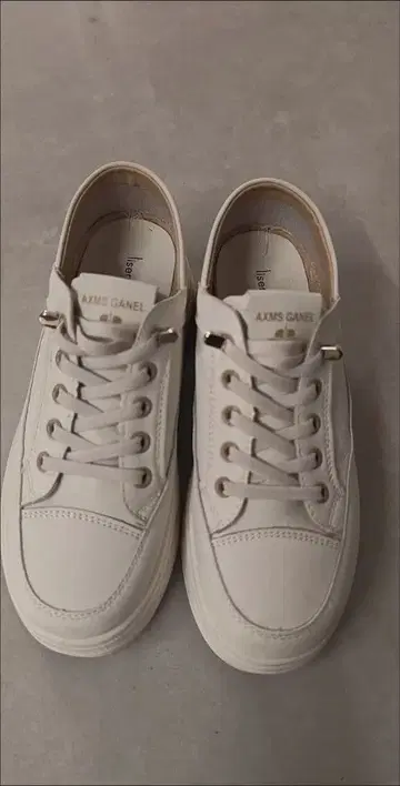 화이트 스니커즈 27cm