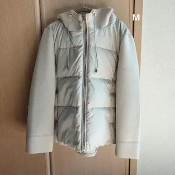 이소재 다운 자켓 M 사이즈 후드 부착