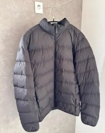 유니클로 울트라 라이트 다운 자켓 M 사이즈