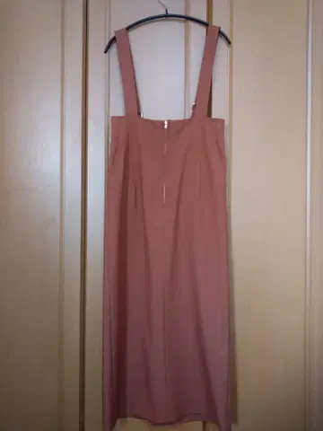 테라코타 서스펜더 플레어 스커트