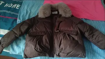 브라운 다운 자켓 퍼 카라 부착