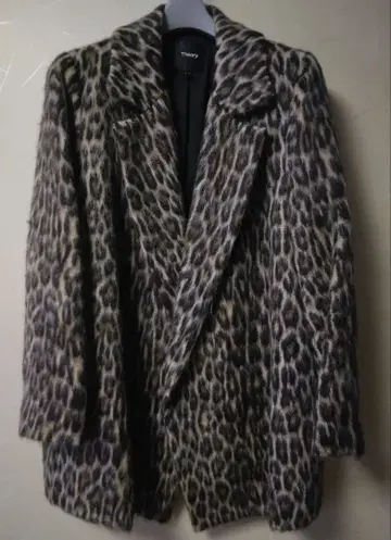 Theory 레오파드 코트 S 사이즈