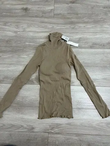 [ 새상품_반값 이하! ] YAMADAYA 베이지 터틀넥 니트